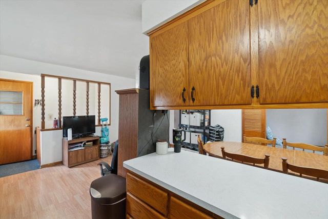 4611 W Kiley AVENUE, Milwaukee, WI 53223