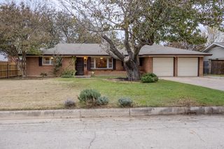 6112 Trail Lake Drive, Fort Worth, TX 76133