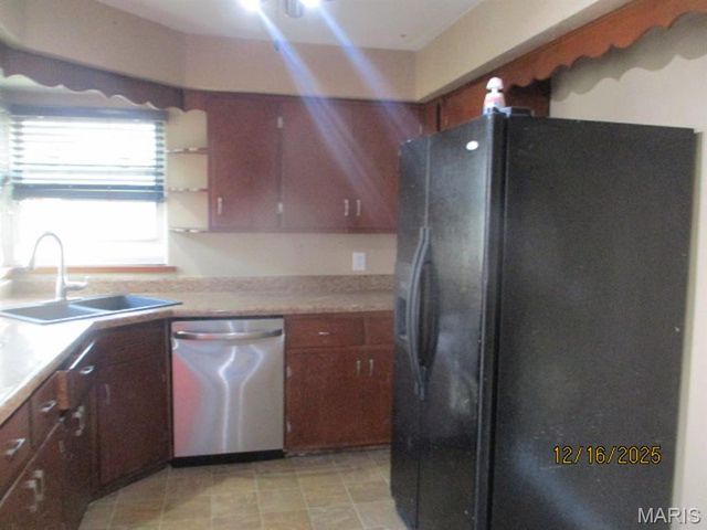 6 Saint Clair Lake Drive, Swansea, IL 62226