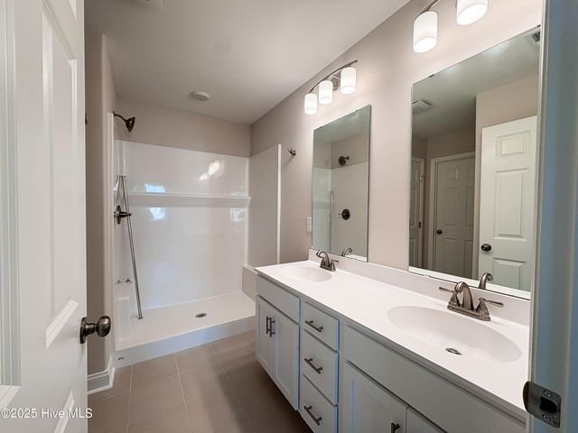 912 Wild Azalea Way, Hubert, NC 28539