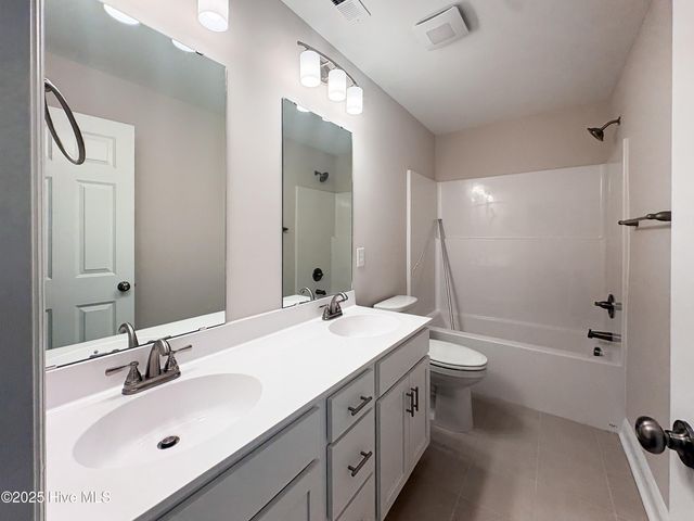 912 Wild Azalea Way, Hubert, NC 28539