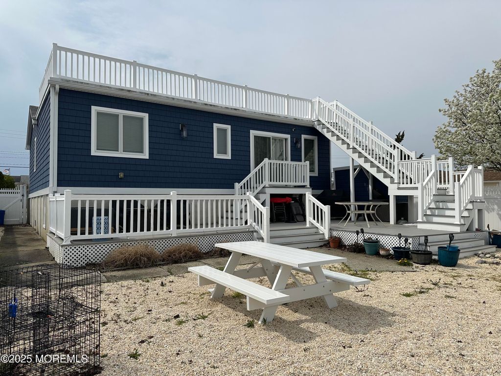 988 Capstan Drive, Forked River, NJ 08731
