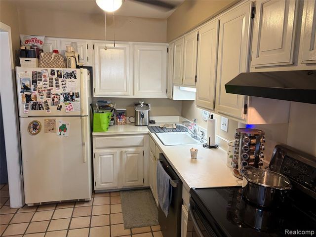 30445 W 14 Mile Road, Farmington Hills, MI 48334