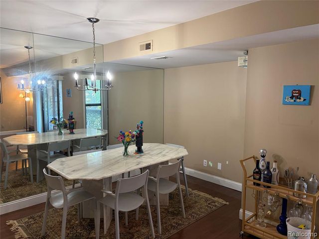 30445 W 14 Mile Road, Farmington Hills, MI 48334