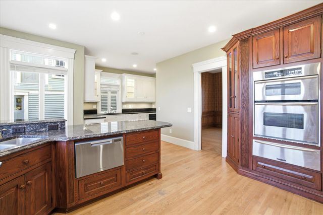 631 Lake Avenue, Manchester, NH 03103