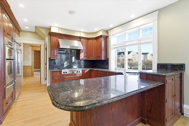 631 Lake Avenue, Manchester, NH 03103