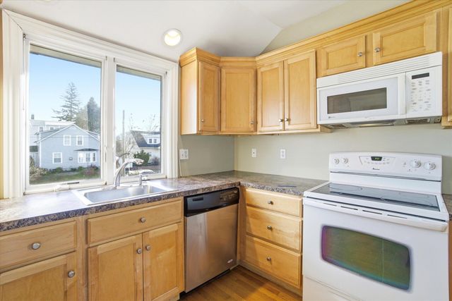 631 Lake Avenue, Manchester, NH 03103