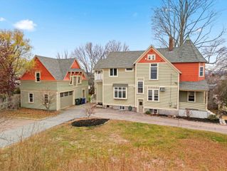 631 Lake Avenue, Manchester, NH 03103