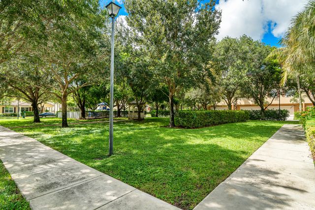 4608 Danson Way, Delray Beach, FL 33445