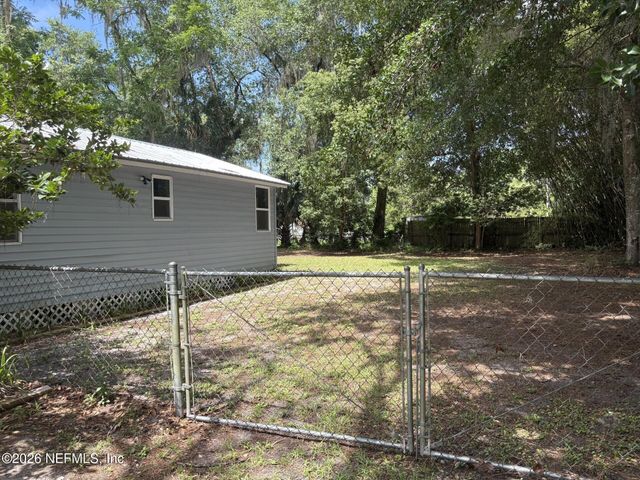 109 GASKIN Road, Palatka, FL 32177