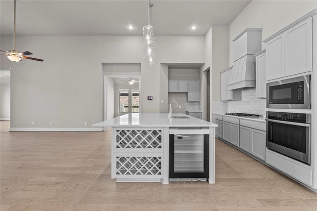 2723 Lakeside Shore Drive, League City, TX 77573