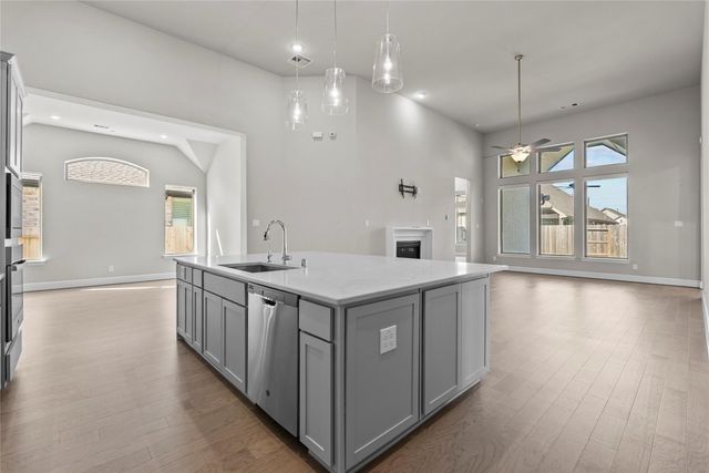 2723 Lakeside Shore Drive, League City, TX 77573