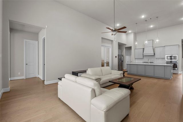 2723 Lakeside Shore Drive, League City, TX 77573