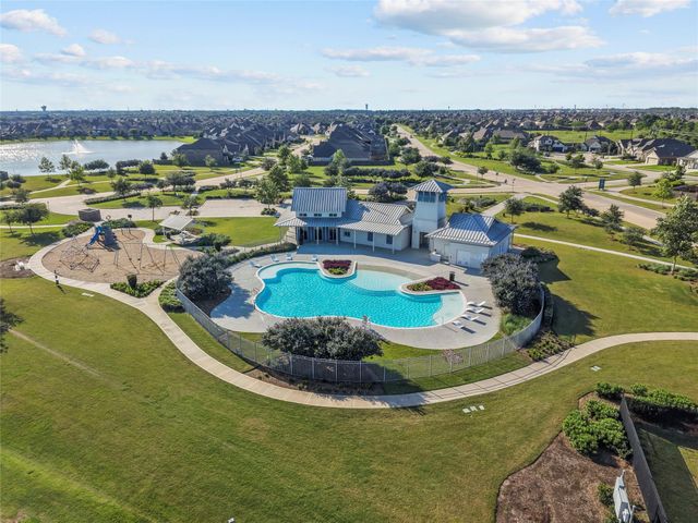 2723 Lakeside Shore Drive, League City, TX 77573