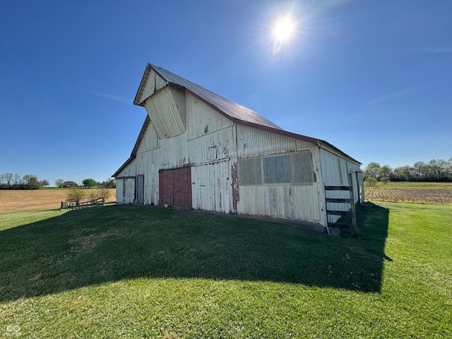 2335 N Main Street, Rushville, IN 46173