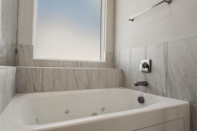 4 Cedar Valley CT, Wimberley, TX 78676