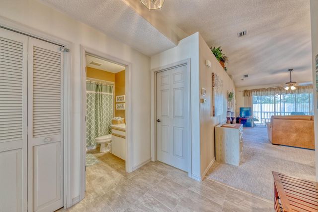 5634 SHEFFIELD GREENE CIRCLE 18, Sarasota, FL 34235