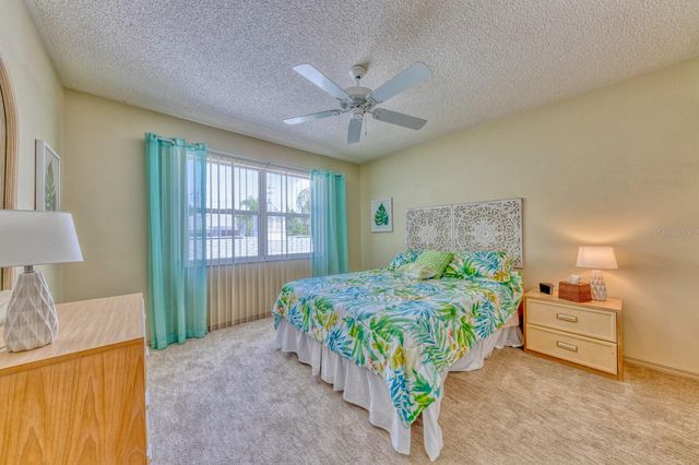 5634 SHEFFIELD GREENE CIRCLE 18, Sarasota, FL 34235