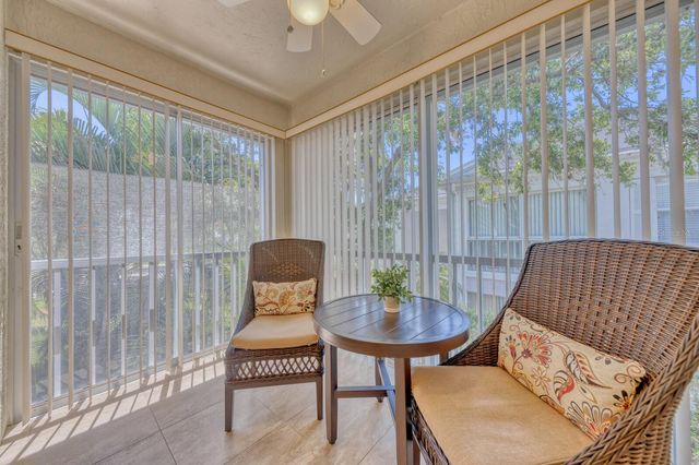 5634 SHEFFIELD GREENE CIRCLE 18, Sarasota, FL 34235