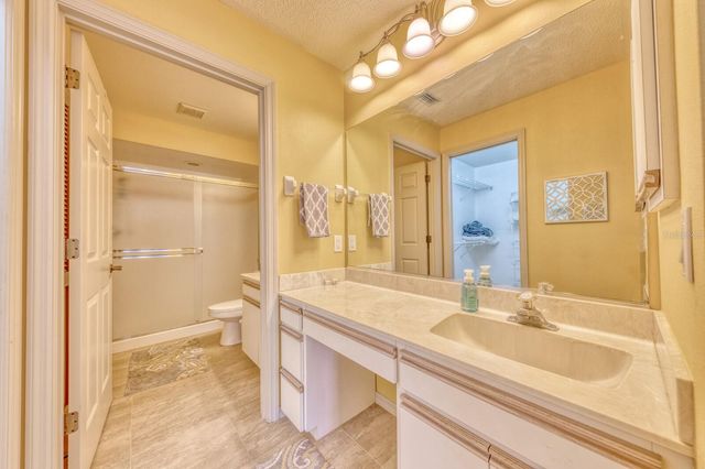 5634 SHEFFIELD GREENE CIRCLE 18, Sarasota, FL 34235