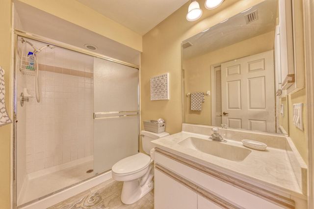 5634 SHEFFIELD GREENE CIRCLE 18, Sarasota, FL 34235