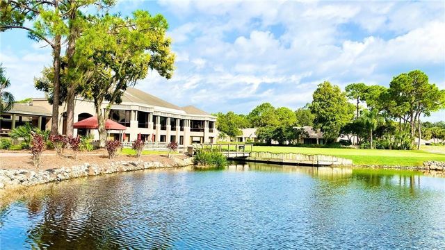 5634 SHEFFIELD GREENE CIRCLE 18, Sarasota, FL 34235