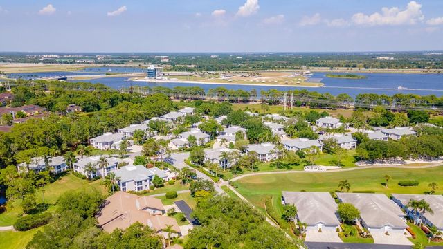 5634 SHEFFIELD GREENE CIRCLE 18, Sarasota, FL 34235