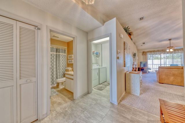 5634 SHEFFIELD GREENE CIRCLE 18, Sarasota, FL 34235