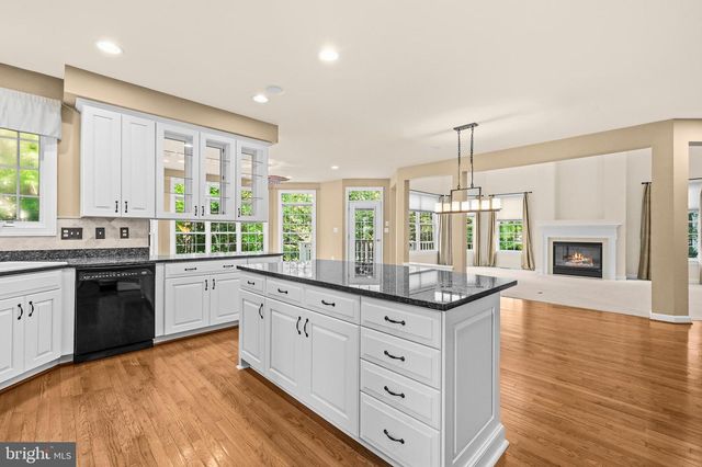 11019 BACON RACE RD, Woodbridge, VA 22192