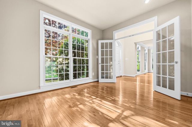 11019 BACON RACE RD, Woodbridge, VA 22192