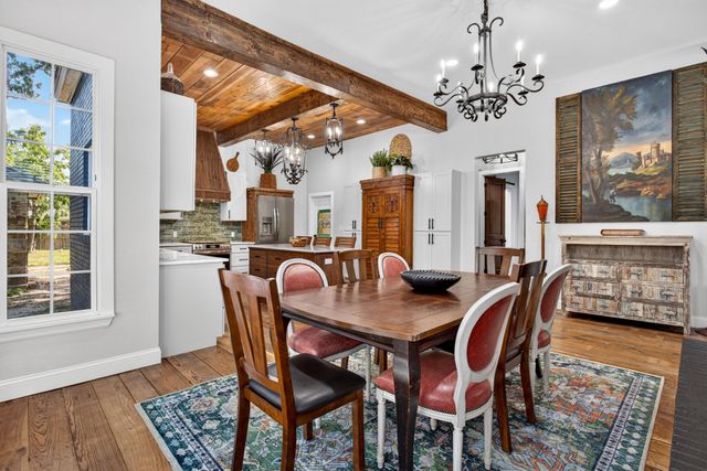 702 W Spring Street, Weatherford, TX 76086