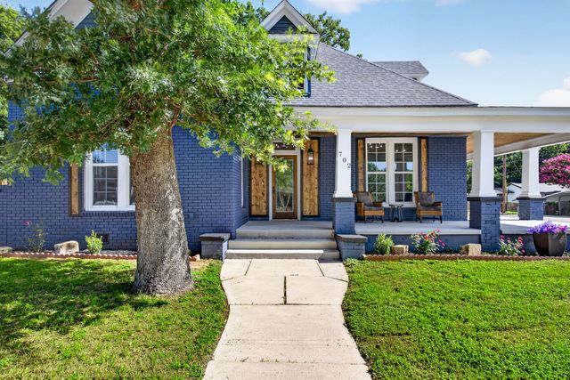 702 W Spring Street, Weatherford, TX 76086