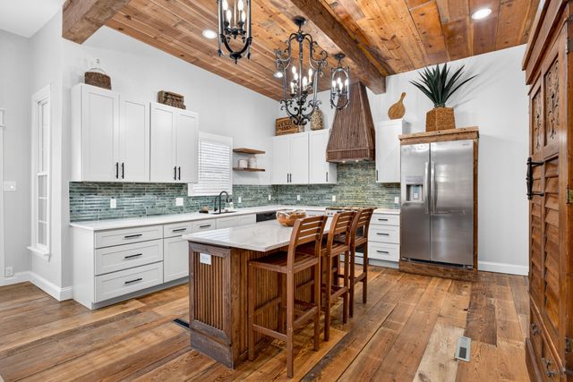 702 W Spring Street, Weatherford, TX 76086