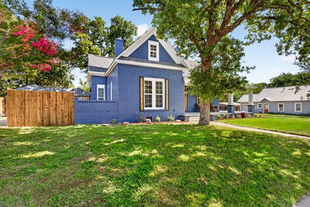 702 W Spring Street, Weatherford, TX 76086