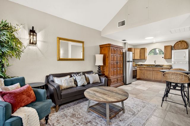702 W Spring Street, Weatherford, TX 76086