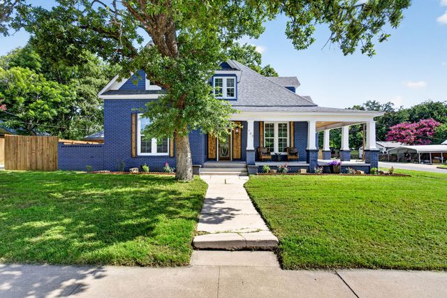 702 W Spring Street, Weatherford, TX 76086