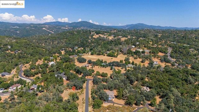 15899 Parkridge Ave, Sonora, CA 95370