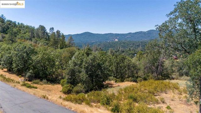 15899 Parkridge Ave, Sonora, CA 95370