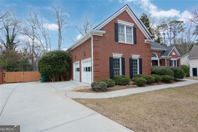 6174 Poplar Bluff Circle, Peachtree Corners, GA 30092