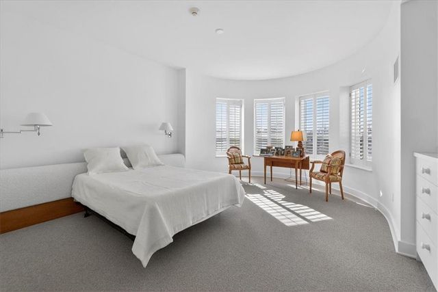 4950 Central Street 405, Kansas City, MO 64112