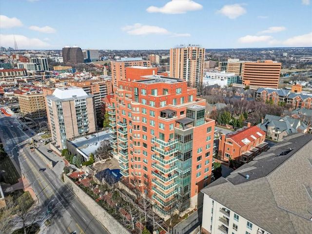 4950 Central Street 405, Kansas City, MO 64112