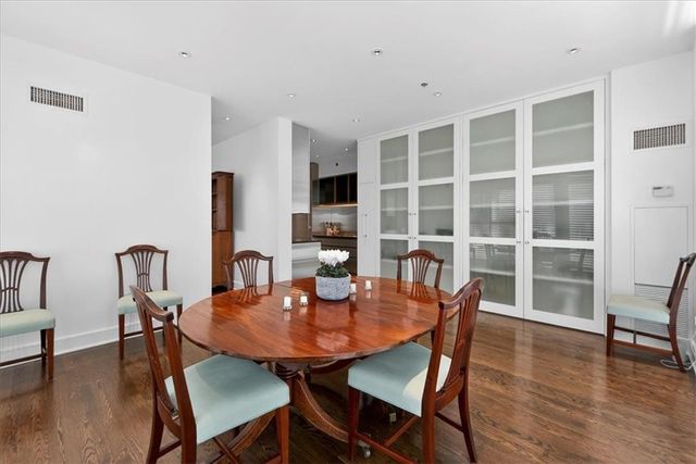 4950 Central Street 405, Kansas City, MO 64112