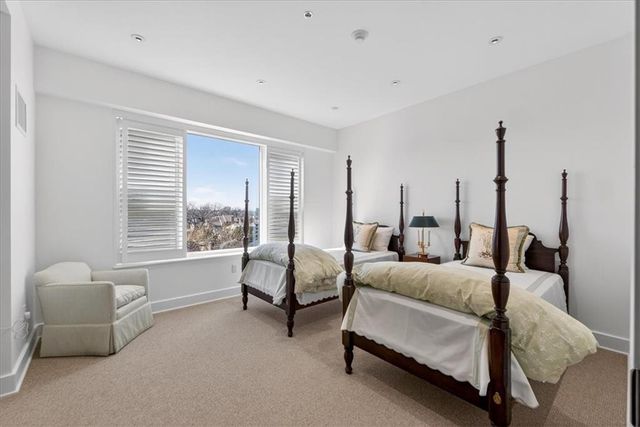 4950 Central Street 405, Kansas City, MO 64112