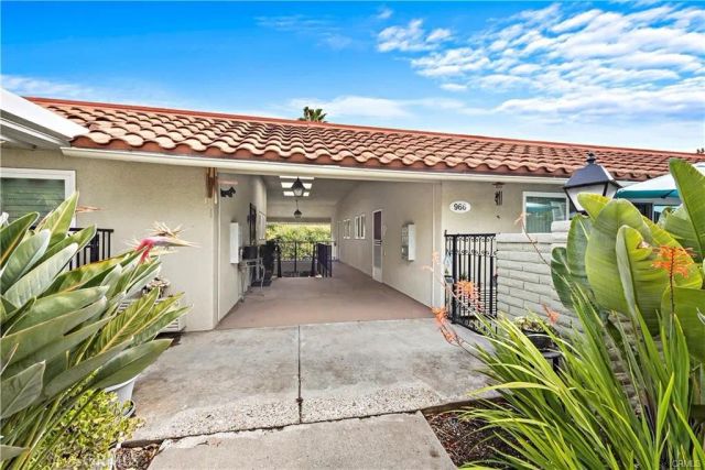 966 Calle Aragon O, Laguna Woods, CA 92637