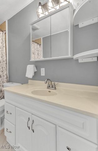 27 Delaware Trail, Malvern, OH 44644