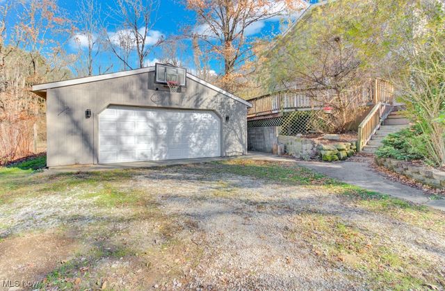 27 Delaware Trail, Malvern, OH 44644