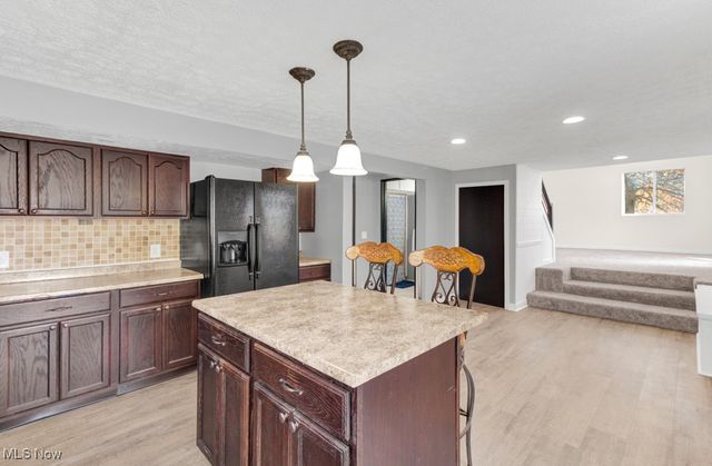 27 Delaware Trail, Malvern, OH 44644