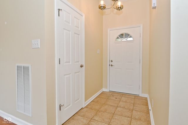 1721 Creekside Drive, Brownsburg, IN 46112