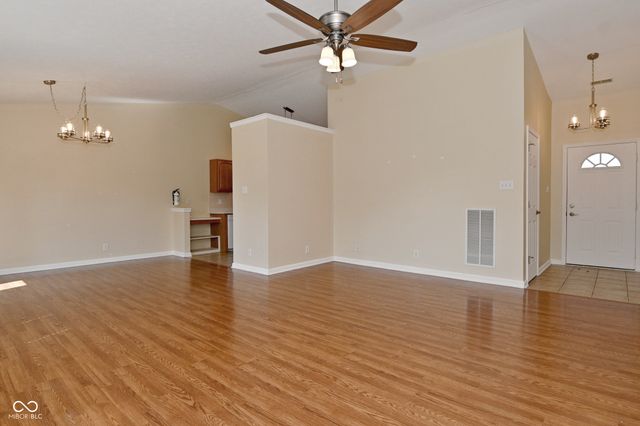 1721 Creekside Drive, Brownsburg, IN 46112