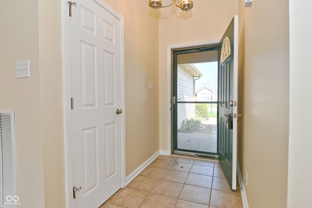 1721 Creekside Drive, Brownsburg, IN 46112